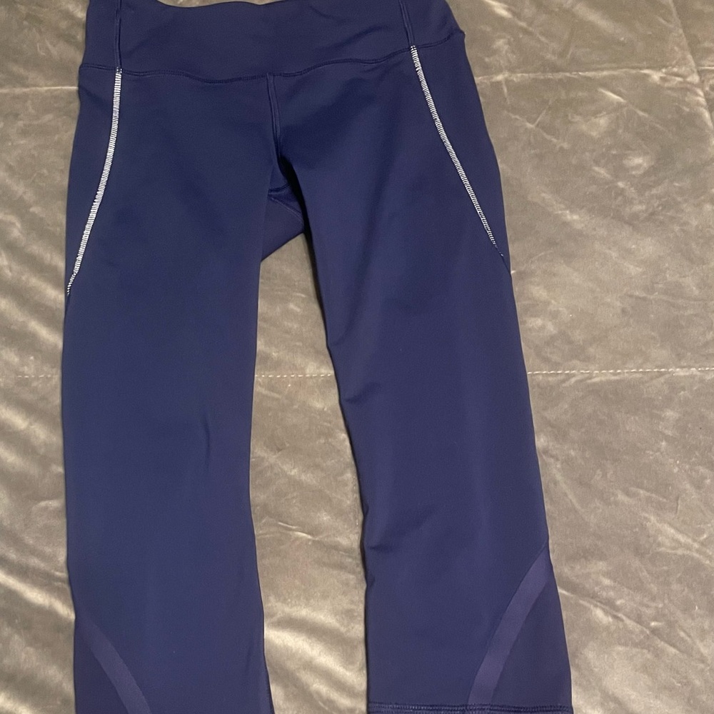 Lululemon crops